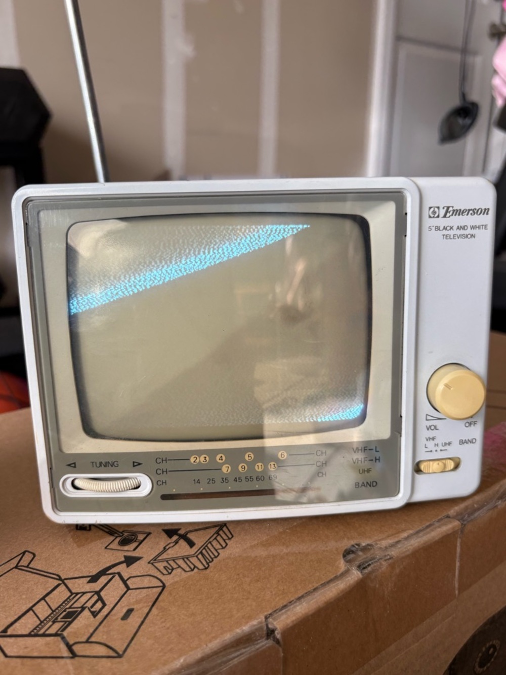 Vintage Emerson 5-inch Black & White Portable Analog Television - Tested works
